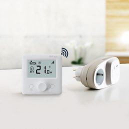   BVF 24-FA RF vezeték nélküli, programozható termosztát (konnektoros vevő, 16A) – elektromos fűtőpanelhez